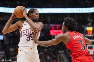 足球比赛中 足球比赛中