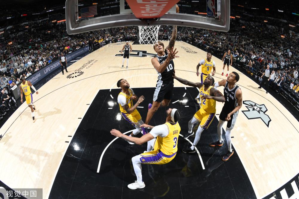 阵容在厚度 阵容在厚度